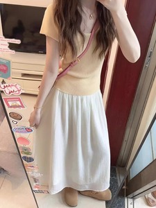 夏季薄款针织短袖T恤女装高级感浅淡奶黄色上衣搭配白色半身长裙