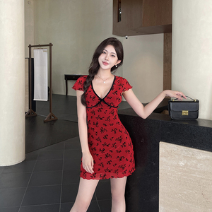 GirlsAt18 复古红色短袖连衣裙女夏季高级性感收腰包臀裙度假短裙