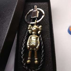 黄铜钥匙扣OriginalFake KAWS玩偶潮牌钥匙扣复古挂件铜挂饰包挂