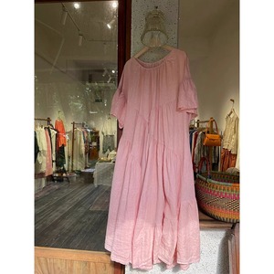 茶歇法式桔梗气质棉麻长裙2024夏季新款高级感别致绝美粉色连衣裙