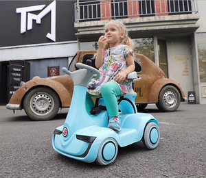 萨玛特儿童电动摩托车瓦力碰碰车双驱四轮摇摆玩具宝宝早教车