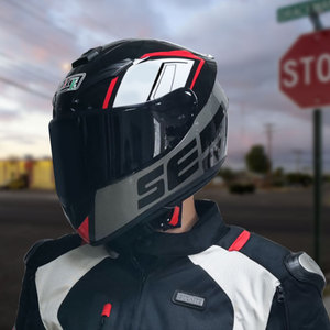 骑克骑士头盔男士机车全盔摩托车个性安全四季冬季蓝牙通用安全帽