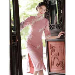 改良旗袍秋季2024新款复古高端年轻款粉色刺绣少女日常罗马棉长袖