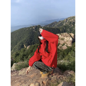 冲锋衣秋冬女2023新款旅游穿搭加绒套装高级感三合一红色龙年外套
