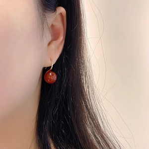 秋冬哑光磨砂红色珍珠耳钩感气质复古耳环2024年新款潮耳饰品