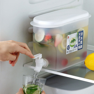 特百惠家用冰箱冷水壶塑料塑封凉水壶简约冷水桶北欧风带龙头加厚