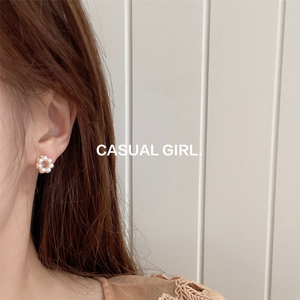 迷你款百搭珍珠圆形耳钉女日常韩版韩国简约气质银针耳饰耳环镀金