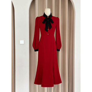 法式高端正式场合修身长裙高级感赫本风红色领结长袖连衣裙女早春