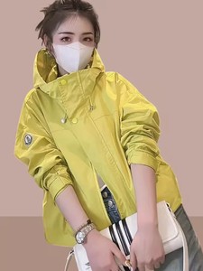 韩国黄色连帽冲锋衣女春秋新款短外套爆款洋气运动夹克风衣上衣潮