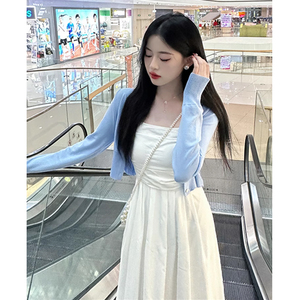 茶歇法式温柔风白色吊带连衣裙子女夏季2024新款气质收腰显瘦长裙