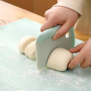 切面刀刮板食品级硅胶耐高温面粉面团肠粉带刻度切刀烘焙工具家用
