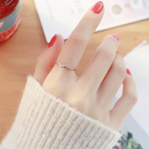 日韩时尚几何镶钻玫瑰金戒指个性简钛钢镀钛金百搭食指指环饰品