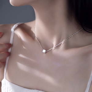 s925纯银几何方块项链女简约设计感轻奢高级感气质吊坠锁骨链