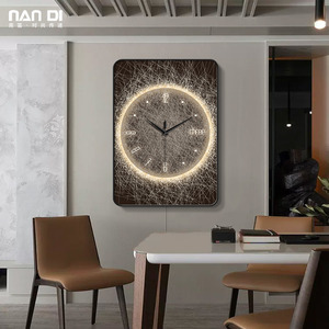 现代抽象餐厅装饰画钟表挂钟客厅2024新款静音创意艺术时钟免打孔