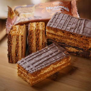 俄罗斯进口俄小淼牌提拉米苏蛋糕巧克力味蜂蜜味独立包装零食糕点