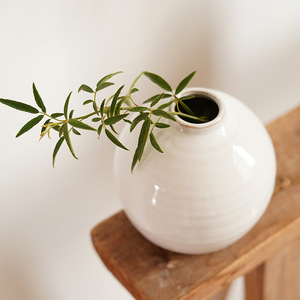 白瓷中式花瓶小花瓶陶瓷粗陶白色圆形球形小口插花种花种竹子茶几