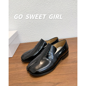 GO SWEET GIRL & 大猪蹄子～平底单鞋女春秋小皮鞋分趾鞋女乐福鞋