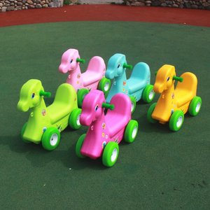 幼儿园玩具车宝宝游乐场儿童溜溜四轮滑滑车咪咪狗动物滑行小马！