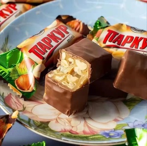 俄罗斯原装进口榛子果仁花生巧克力糖果500g/袋喜糖紫皮糖零食