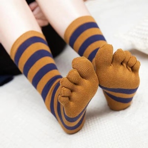 男生女生通用条纹五指袜子秋冬季新款分趾袜ins潮流高腰长筒棉质