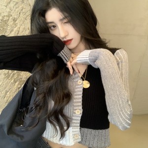 女神Show 春季韩版长袖短款上衣灰拼黑网红毛衣开衫女针织外套