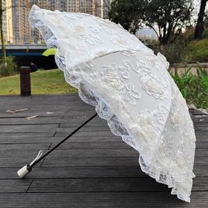 米白色蕾丝立体花刺绣太阳伞二折黑胶防紫外线防晒晴雨两用洋伞