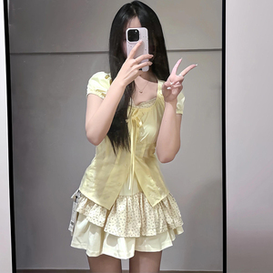 韩系学院风浅黄色套装女夏季假两件泡泡袖小衫高腰蛋糕短裙两件套