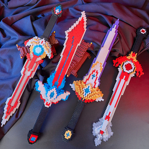 男孩生日礼物中国积木人仔武器装备海贼王索隆刀剑系列拼装玩具