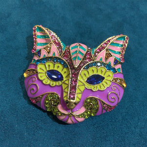 意大利设计师作品，“猫的面具”系列胸针，精湛的珐琅釉彩工艺。