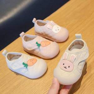 学步鞋女婴儿鞋春秋新款软底可爱卡通六个月一两岁不掉跟男宝宝鞋
