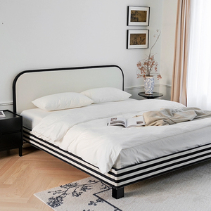 法式奶油风皮艺床真皮卧室大床双人床现代简约1.8m婚床实木床创意