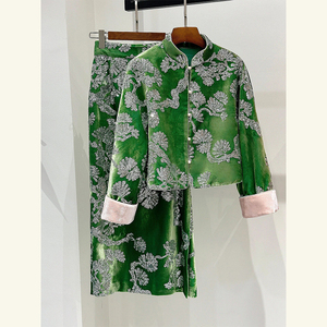 今年流行超好看高端气质新中式国风宋锦绿色丝绒两件套装女秋冬款