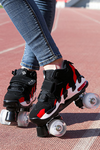 迪卡农黑色新款马丁靴双排溜冰鞋儿童四轮滑鞋成人情男女玩运动