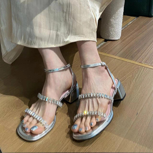 羊皮版~银色法式水钻一字带粗跟露趾凉鞋女夏季中跟气质罗马凉鞋