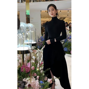 刘诗诗明星同款今年流行冬装搭配一整套黑色针织打底两件套装裙女
