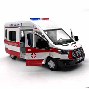彩珀成真1:35合金汽车模型福特全顺抗防疫救护车儿童益智玩具模型
