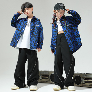 儿童街舞潮服男童嘻哈hiphop迷彩外套演出服女童爵士舞表演服套装