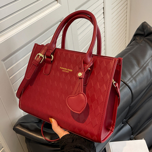 大东官方旗舰店婚包高级质感小包包女包大容量新款红包手提包红色