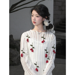白色钩花破坏感镂空长袖连衣裙女夏季新款高级感气质修身褶皱长裙