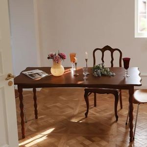 法式复古花瓣实木餐桌长方形原木办公桌桌子客厅家用设计师咖啡桌