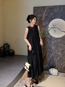 外贸原单女装法式赫本风宽松减龄收腰黑色无袖性感连衣裙夏季长裙