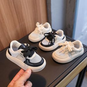 新款男宝宝鞋子春夏女童镂空透气网鞋0一1-2-3岁婴幼儿软底学步鞋