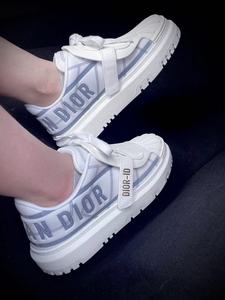 Dior/迪奥经典字母反光魔术贴贝壳鞋小白鞋休闲女鞋运动板鞋