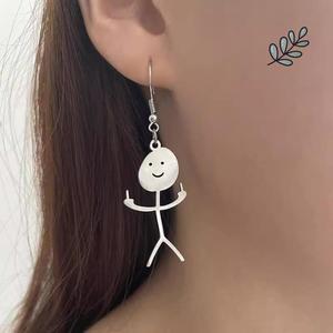 耳环少女古怪可爱竖中指可爱钛钢简约设计防过敏银耳钉耳饰
