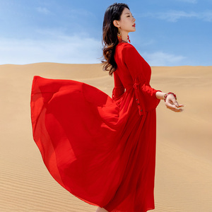 度假风连衣裙红色沙滩裙女波西米亚海边拍照沙漠旅游飘逸长裙子夏