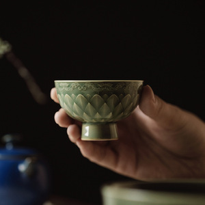 茶杯龙泉越窑德化青瓷复古梅子手工浮雕鱼鳞纹茶杯功夫茶具品茗杯