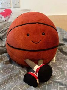 创意有趣篮球足球抱枕儿童玩偶男朋友生日礼物送男生有纪念意义的