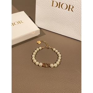 Dior/迪奥 2024SS新款时尚珍珠手链简约珍珠锁骨链大小渐变手环