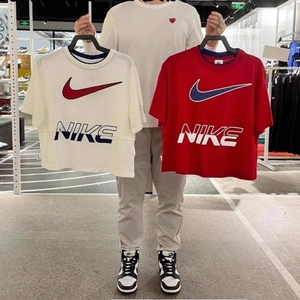 Nike耐克夏季新款女子短袖纯棉拼接圆领宽松红色半袖T恤HF6291