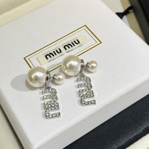法国正品MiuMiu/缪缪2024新款logo字母大小珍珠长条耳钉耳环